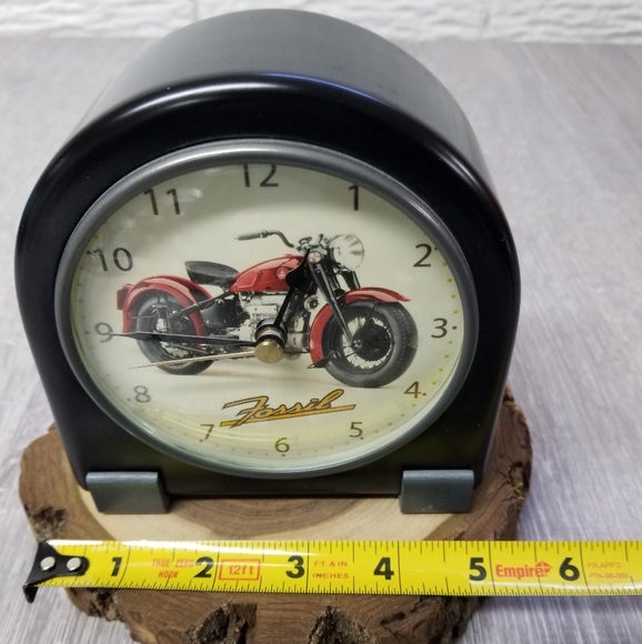 Fossil solid wood motorcycle desk clock - Picture 2 of 9